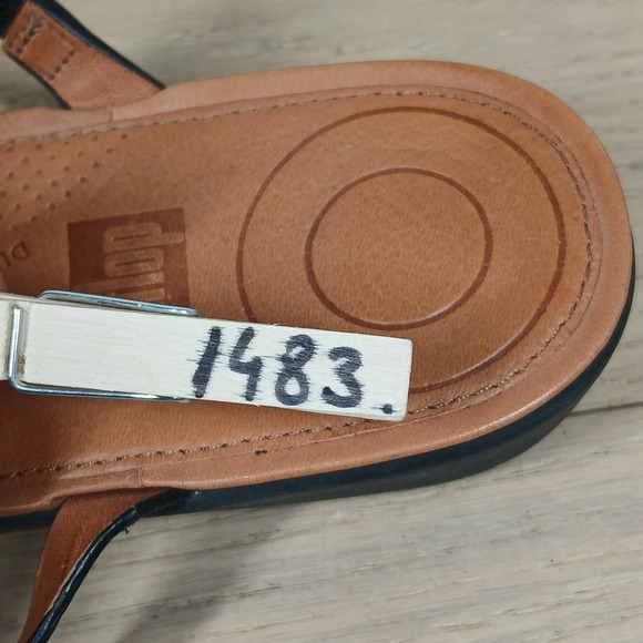 FitFlop Sandals Womens 6 Leather Slip On Thong Black Brown Comfort Summer Flat - Picture 9 of 9